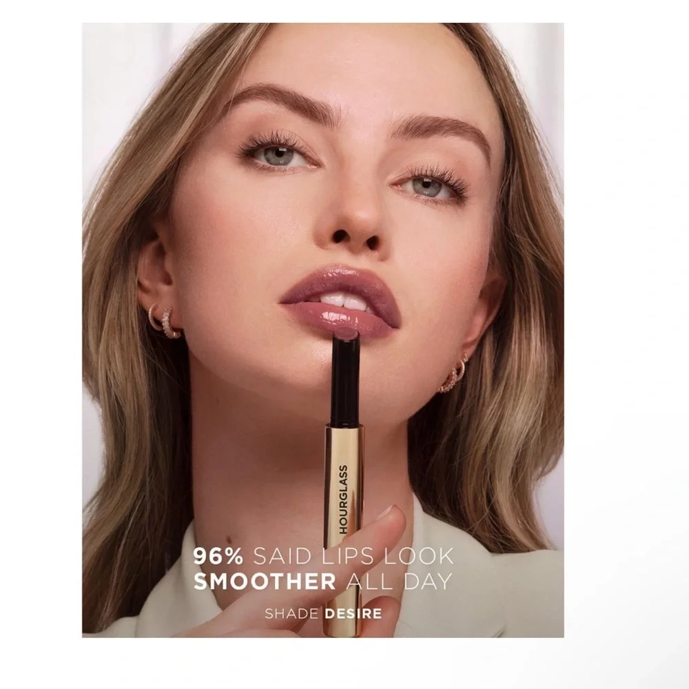 HOURGLASS ‘TRACE’ Phantom Volumizing Glossy Balm